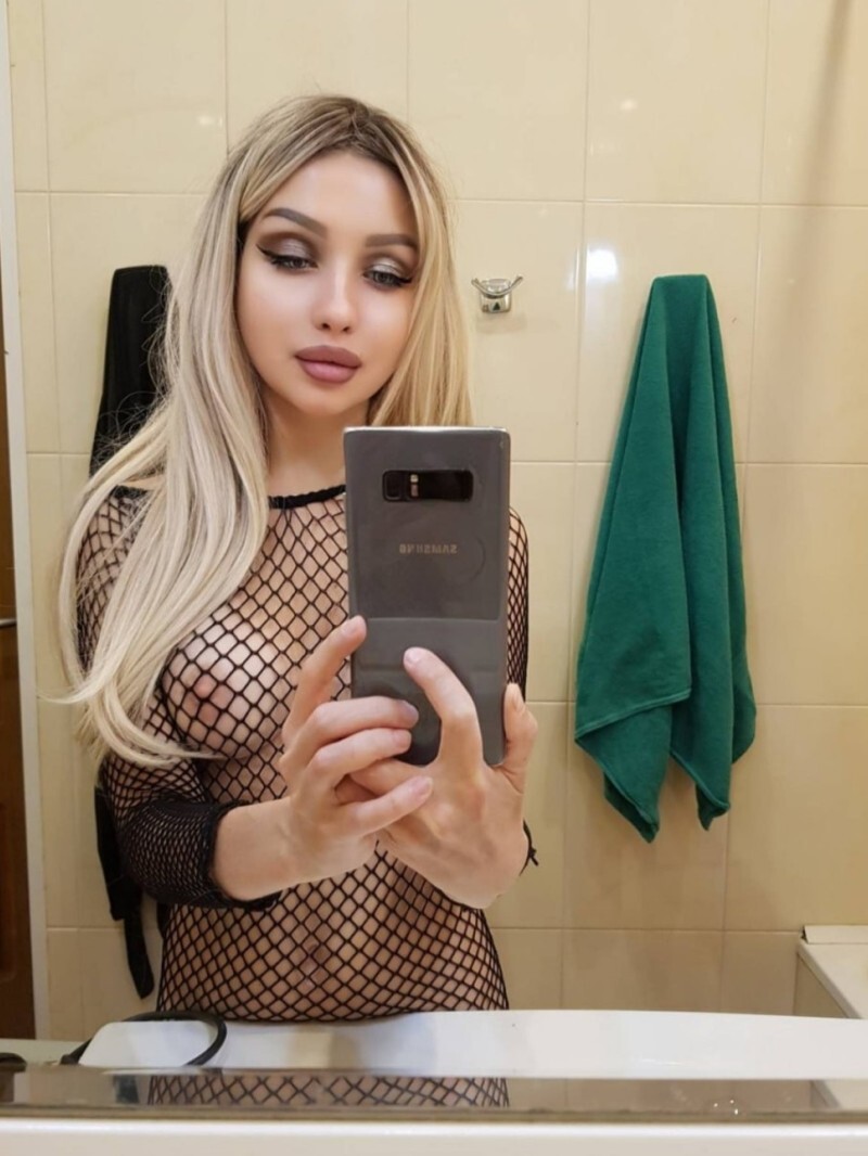 Полина проститутка СПб у метро Проспект Большевиков шлюхи семейным парам