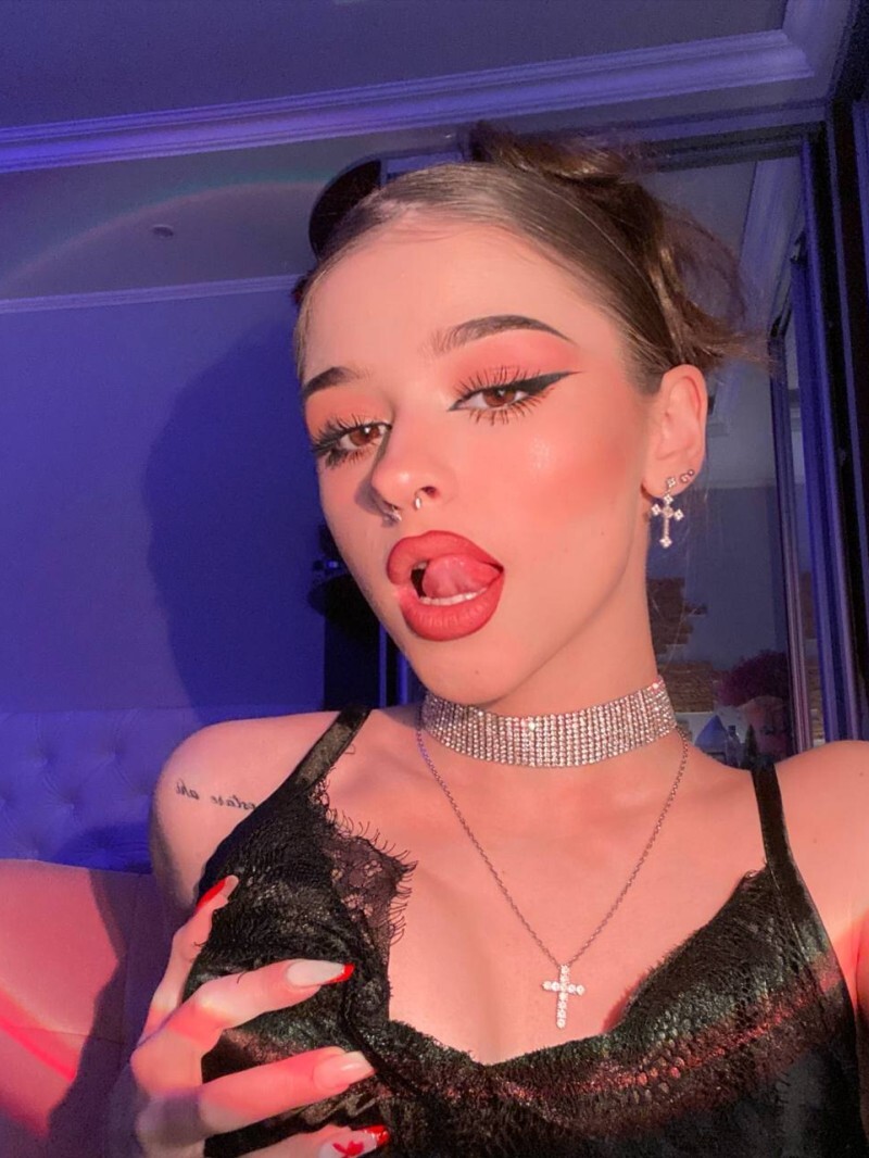 Вера индивидуалка Питера у метро Проспект Просвещения лучшие индивидуалки спб